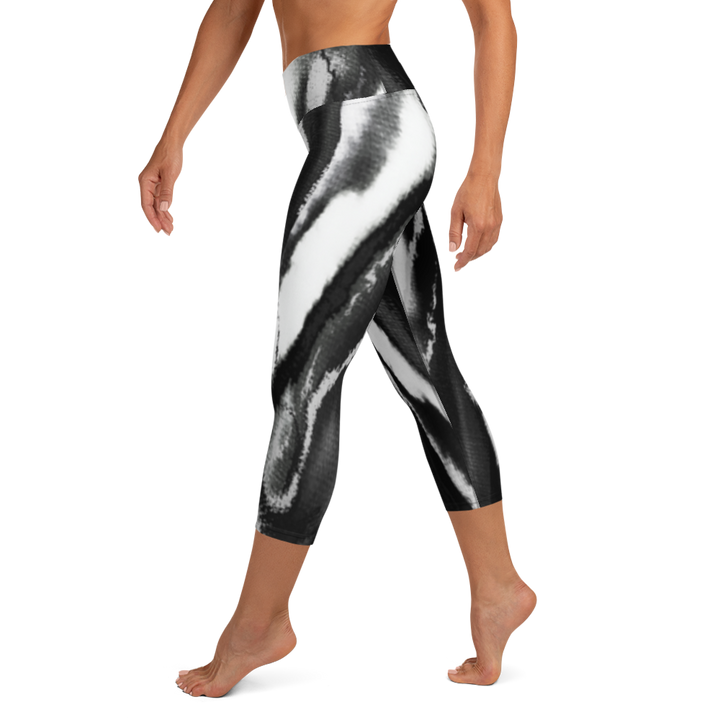 Capri Leggings - In the Shadows